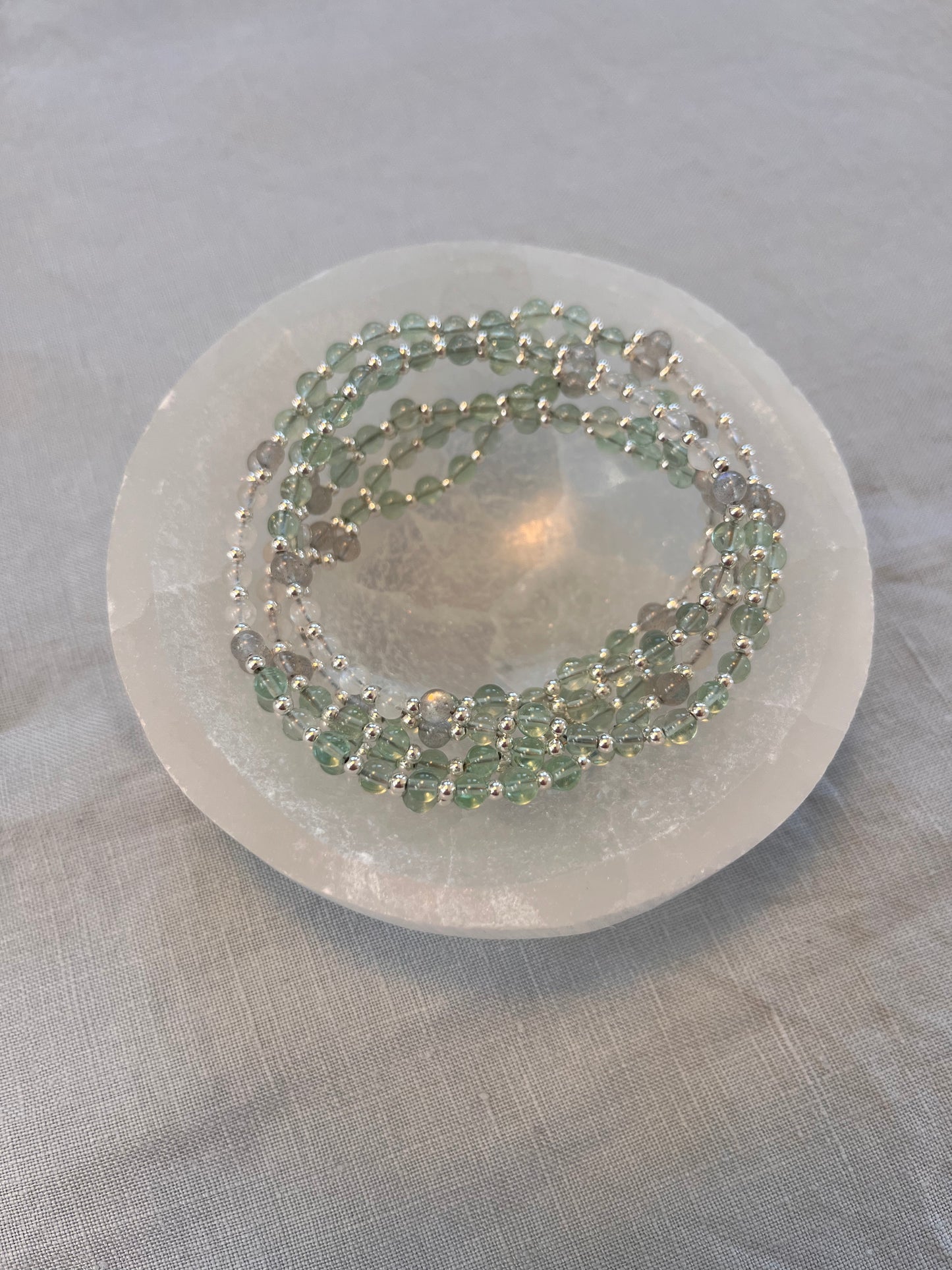 Tantric necklace with green fluorite, rainbow moonstone and labradorite